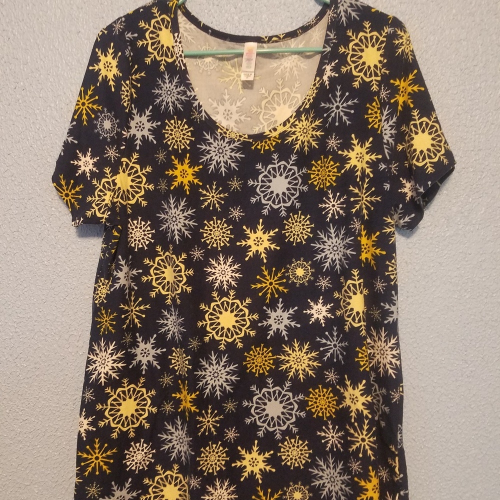 Xl lularoe classic t